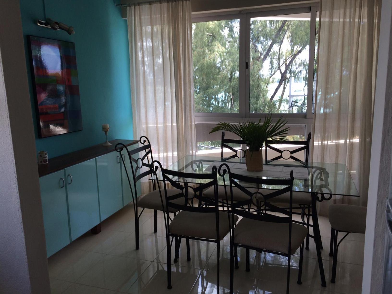 Seaview Holiday Apartments Гранд-Бэй Экстерьер фото